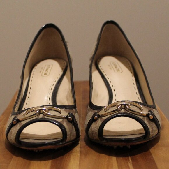 Classic Coach Brown & Tan Peep Toe Wedges - Sz 8.5 - Picture 3 of 6